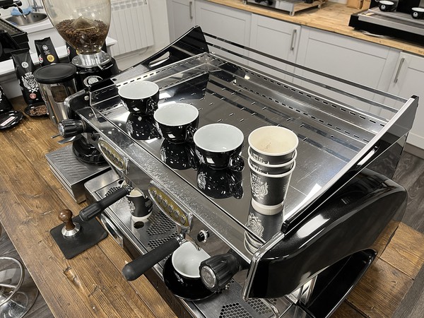 Secondhand Used Syncro Royal 2 Group Full Size Espresso Machine with Grinder For Sale