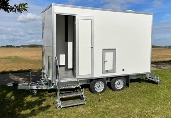 Battery / solar powered toilet trailer