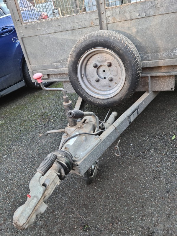 2000kg trailer with spare tyre