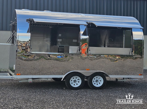 Pod shaped catering unit Pod shaped catering unit