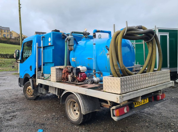 Used toilet service tanker for sale