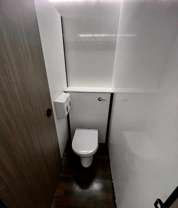 Secondhand re-circulating toilet trailer