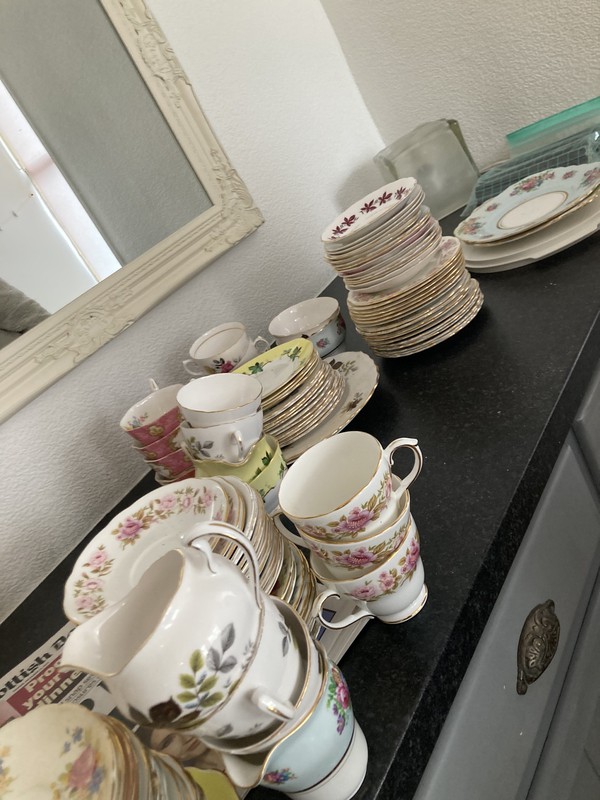 Vintage crockery Tea cups and saucers