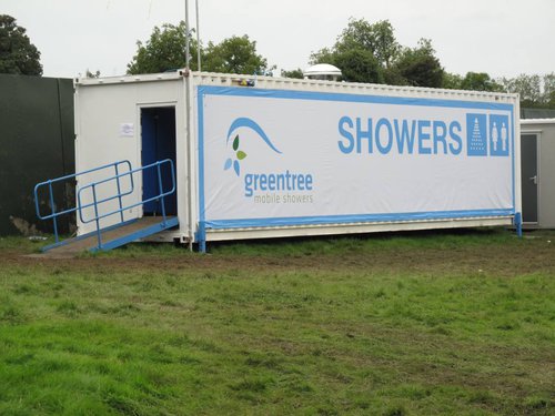 2x Fully Fitted Stand Alone Shower Units 2x Fully Fitted Stand Alone Shower Units