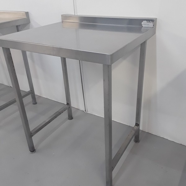 Free standing prep table