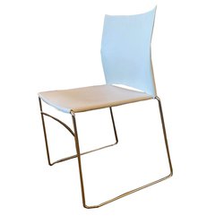 Secondhand White Polypropylene Contemporary Chair For Sale