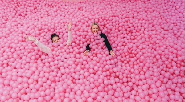 Pink girls ball pool