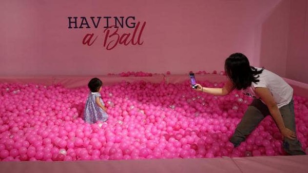 Pink large ball pool