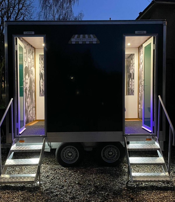 2 + 1 toilet trailer with aluminium steps