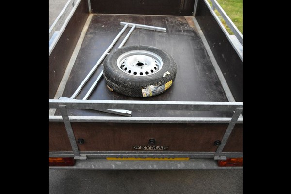 750kg trailer with ladder rack