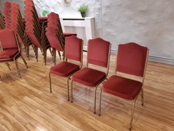 200x Red Banqueting Chairs