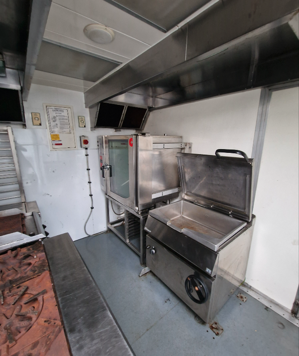 Commercial Truck and Kitchen Trailer - East Midlands 11