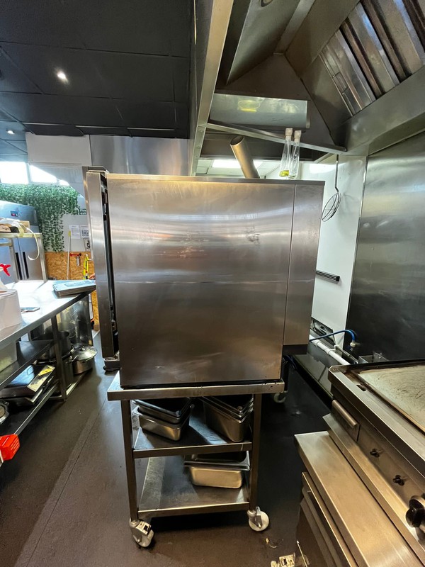 Secondhand Rational iCombi Classic Oven 6 Grid Electric with 6 Rational Griddle Trays