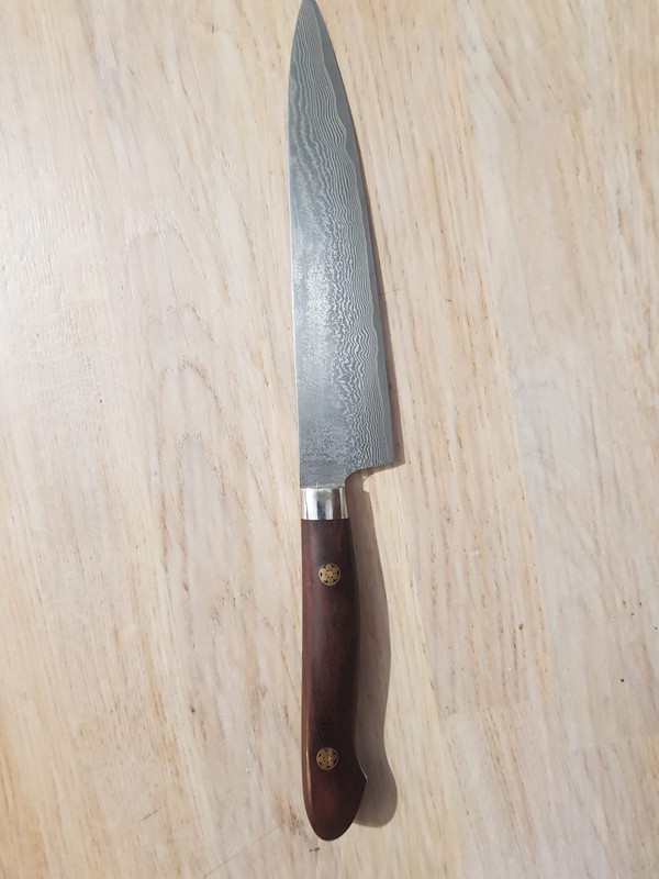Secondhand steel japanese knives