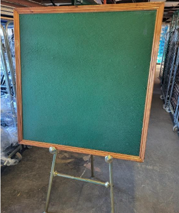 Secondhand easel for sale