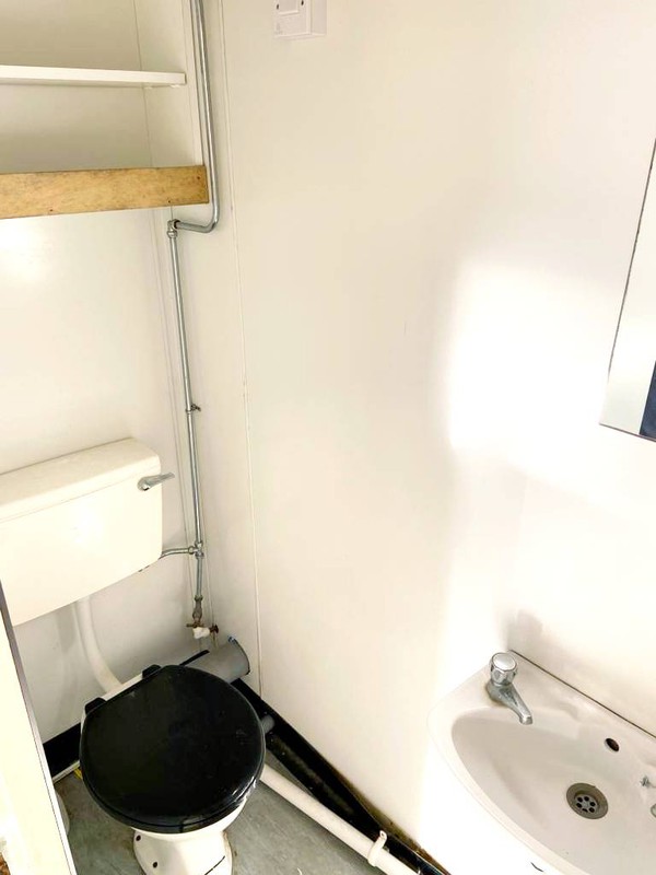Sleeping accommodation with shower and toilet