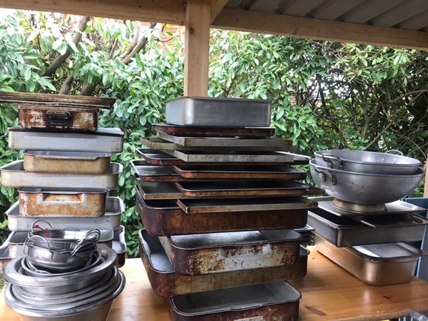 Secondhand Oven Trays and Salad Bowls For Sale