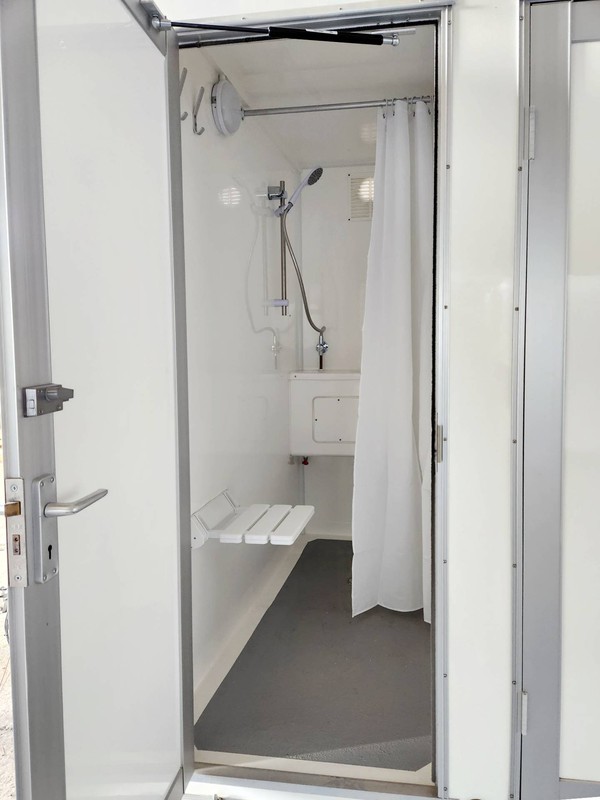 One of 4 shower cubicles