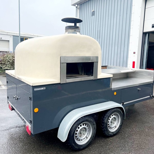 Trailer mounted wood fired pizza oven