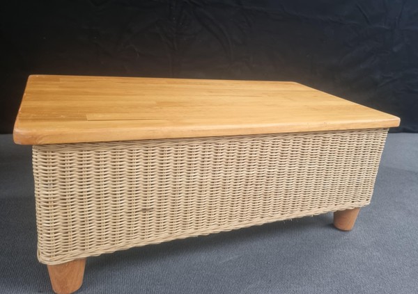 Secondhand weave furniture