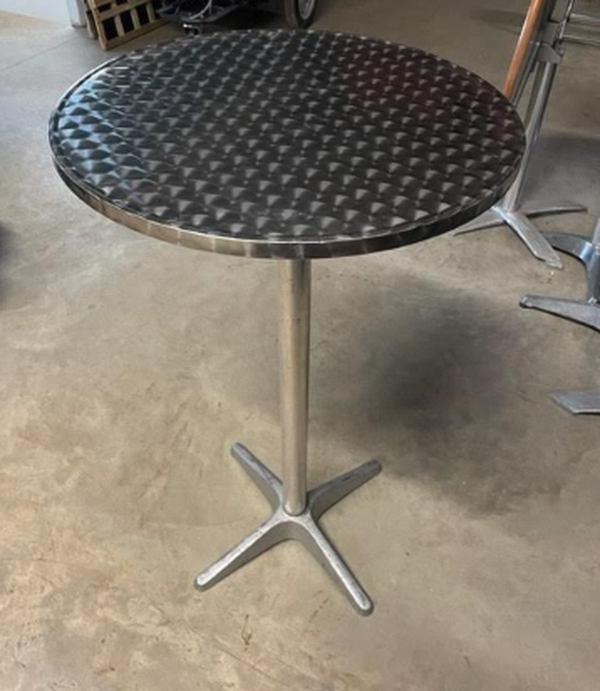 Secondhand poseur tables