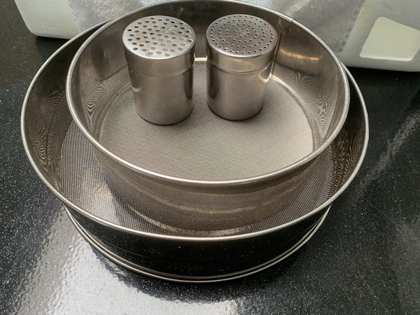 2 Stainless Steel Sieves & 2 Stainless Steel Sugar / Flour Shakers for sale