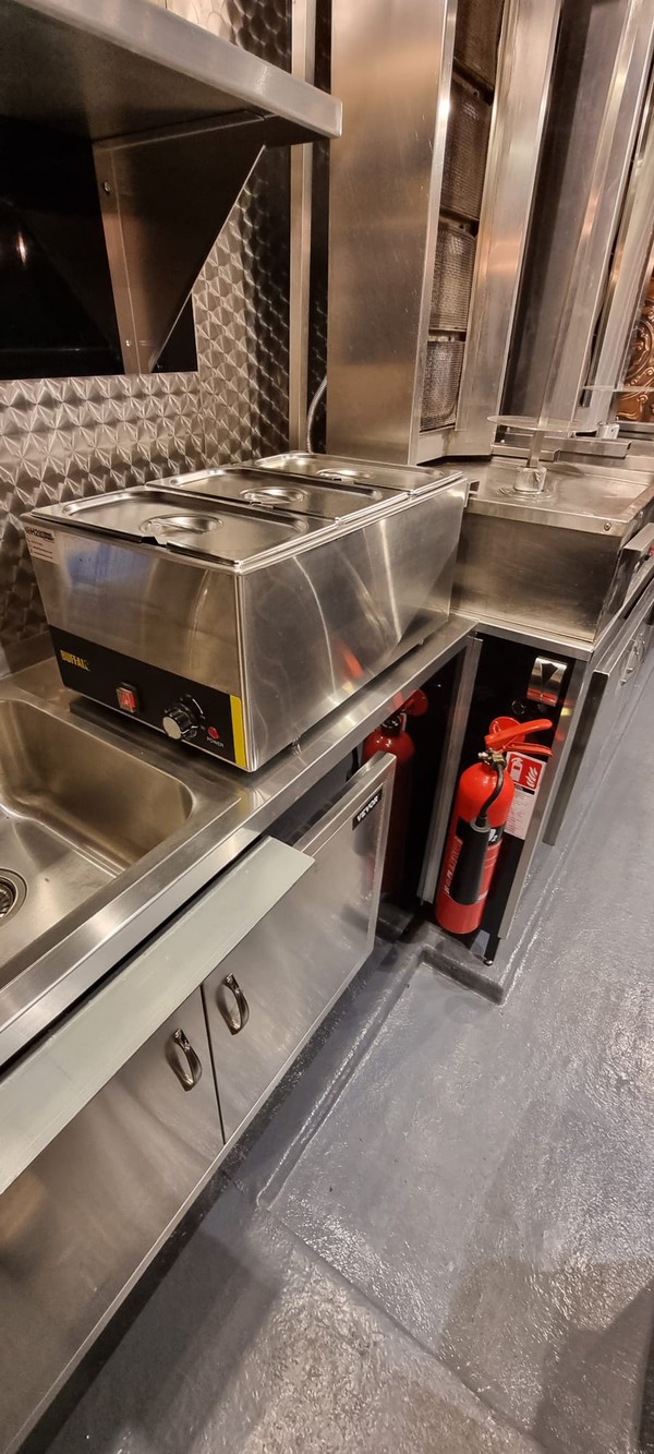 Bain Marie with fire extinguisher