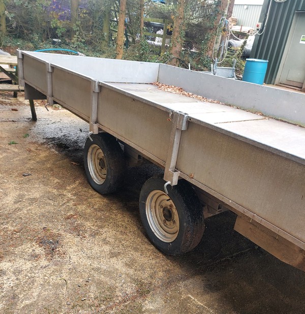 Buy Used Flatbed trailer bed 2m x 4.5m