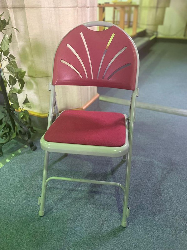 Fan backed folding chairs for sale