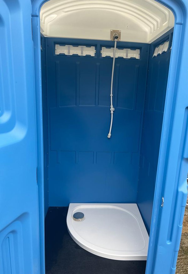 Single portable shower cubicles