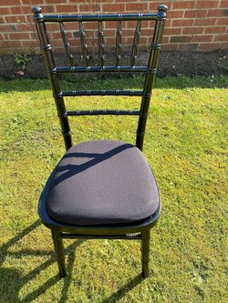 Secondhand Used Black Chiavari Chairs For Sale