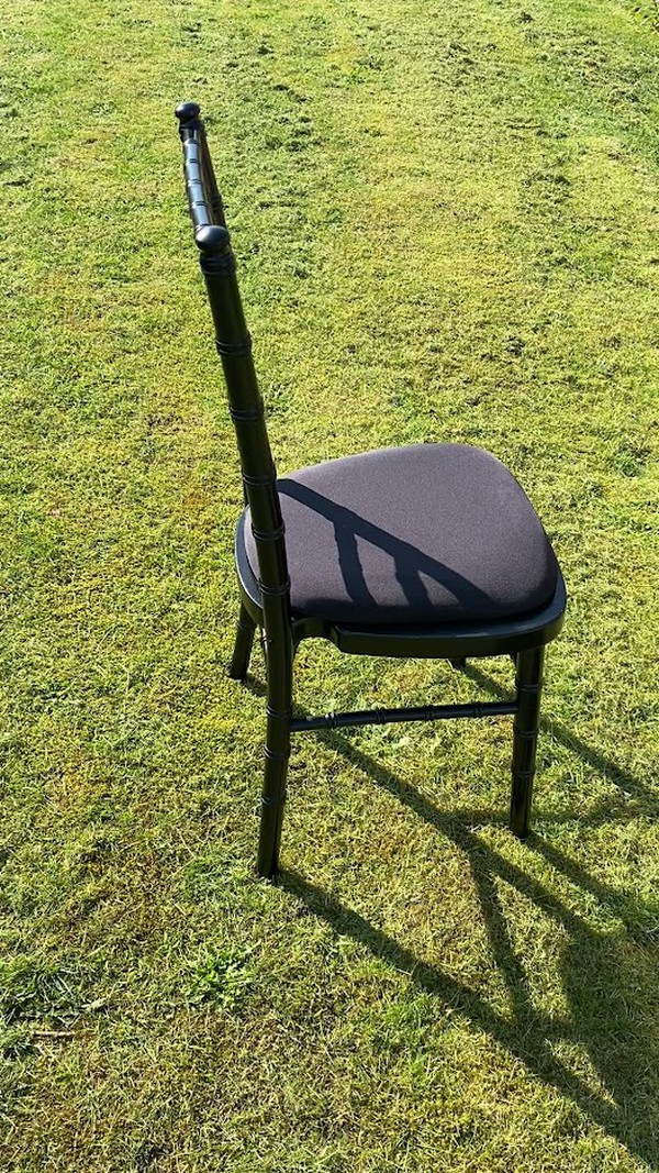 Used Black Chiavari Chairs For Sale