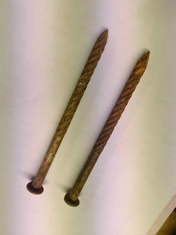 Used Carpet Roofing Screw Nails 6” Long For Sale