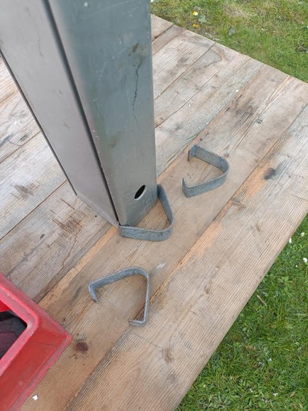 Used Hocker Banner Brackets to Fit to Legs 120/80 Top and Bottom