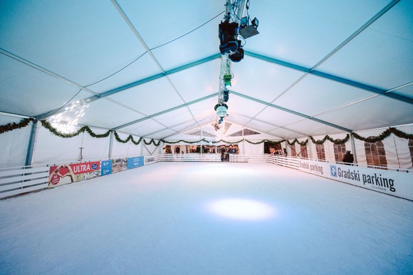 Secondhand Ice Rink 15 x 30 m – 450 m2 For Sale