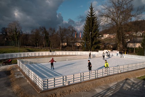 Secondhand Ice Rink 15 x 20 m – 300 m2 For Sale Secondhand Ice Rink 15 x 20 m – 300 m2 For Sale