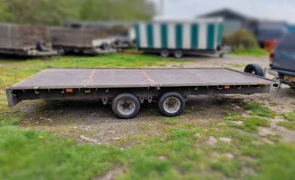 Twin Axel Ifor Williams flat bed
