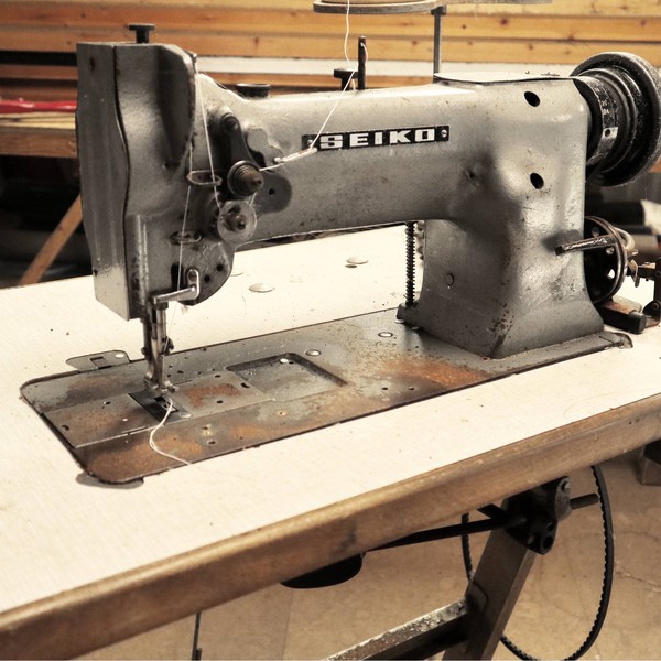 Industrial walking foot sewing machine