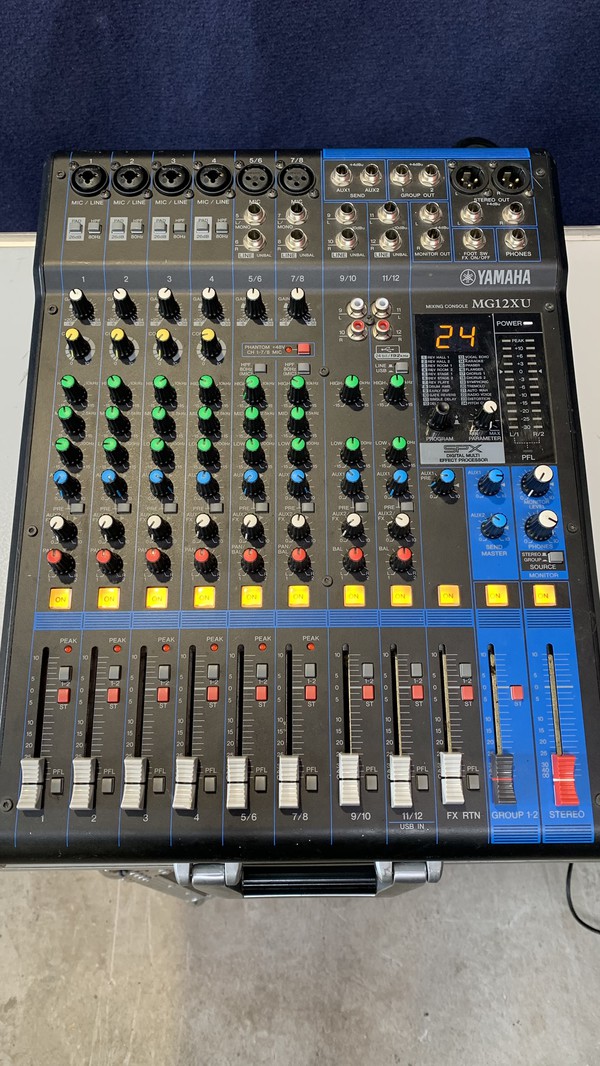 Yamaha MG12 XU 12 Channel Sound Desk