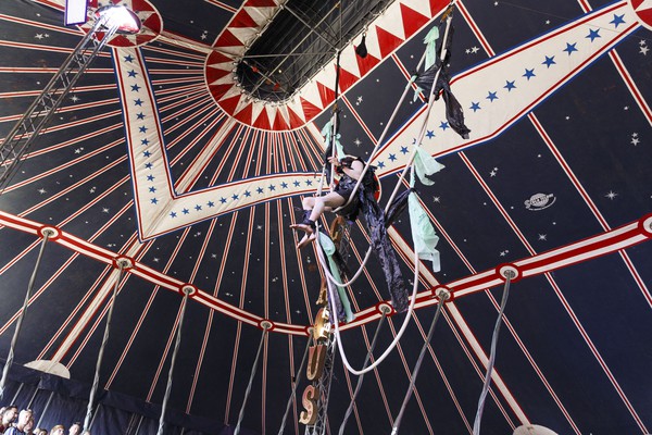 Big top for Aerial performance