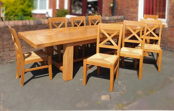 Extending Oak Table & 8 Oak Chairs - Shropshire