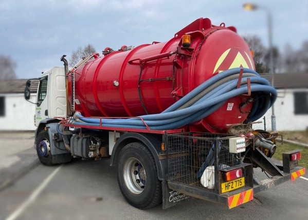 Used Vacuum tanker truck for sale