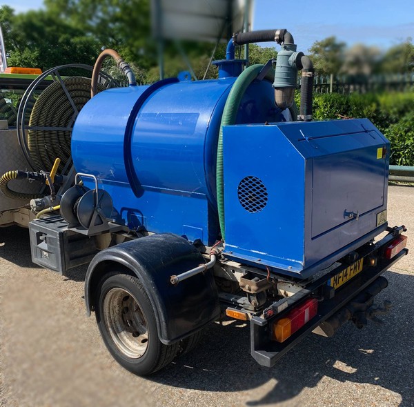 Vacuum tank toilet service van Vacuum tank toilet service van