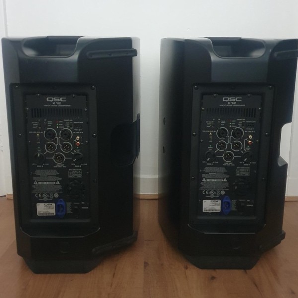 Pair of QSC K12 Loud Speakers with Bags For Sale
