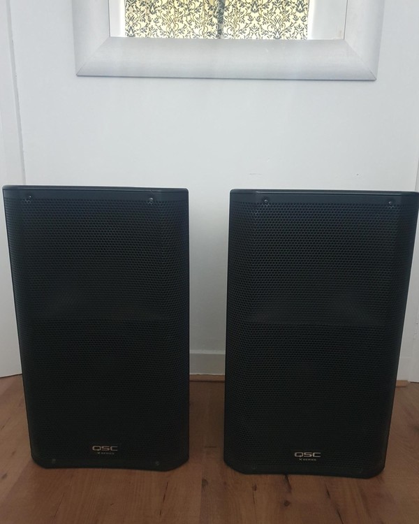 Secondhand Pair of QSC K12 Loud Speakers with Bags For Sale
