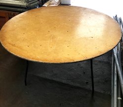5Ft round tables for sale