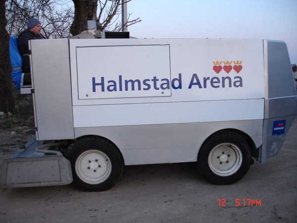 Secondhand ice resurfacer for sale