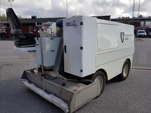 Ice rink resurfacer for sale