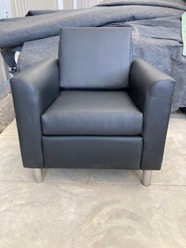 Secondhand Black Leather Tub Chairs For Sale