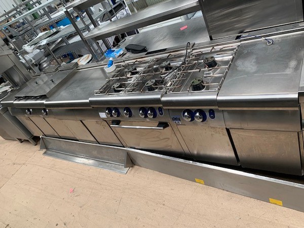 Secondhand Used Modular Bonnet Cooking Suite For Sale